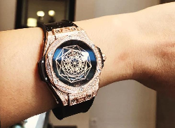 Đồng hồ hublot Sang Bleu King Gold 